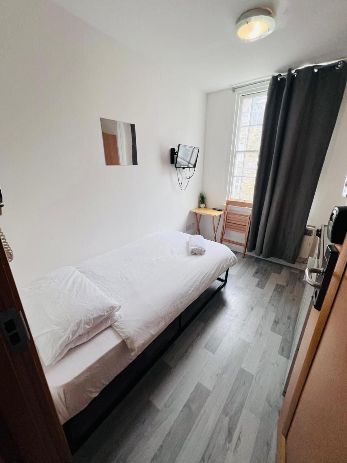 F301-Awesome 3Rd Flr Studio Fits 1 Near Hyde Park 런던 외부 사진