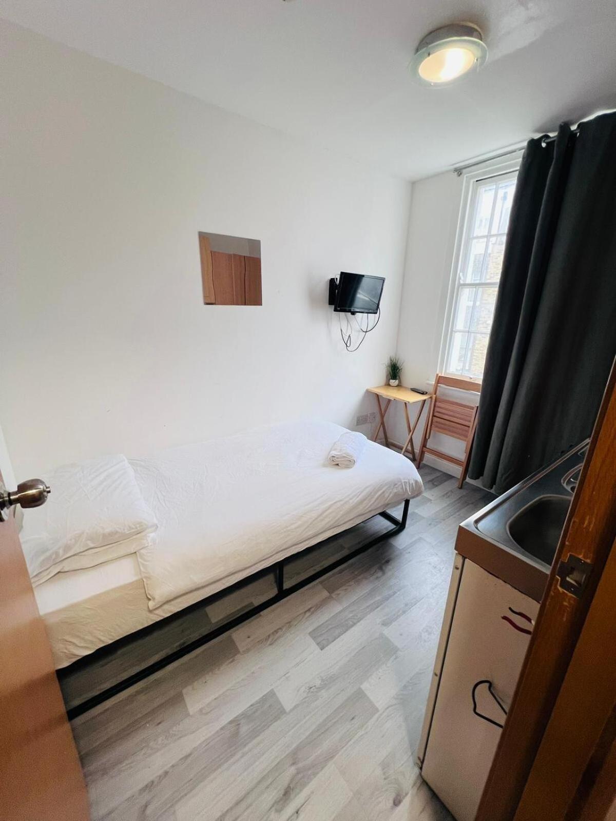 F301-Awesome 3Rd Flr Studio Fits 1 Near Hyde Park 런던 외부 사진