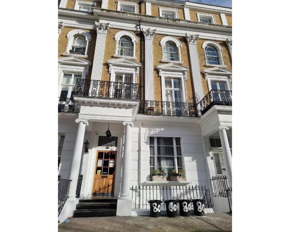 F301-Awesome 3Rd Flr Studio Fits 1 Near Hyde Park 런던 외부 사진